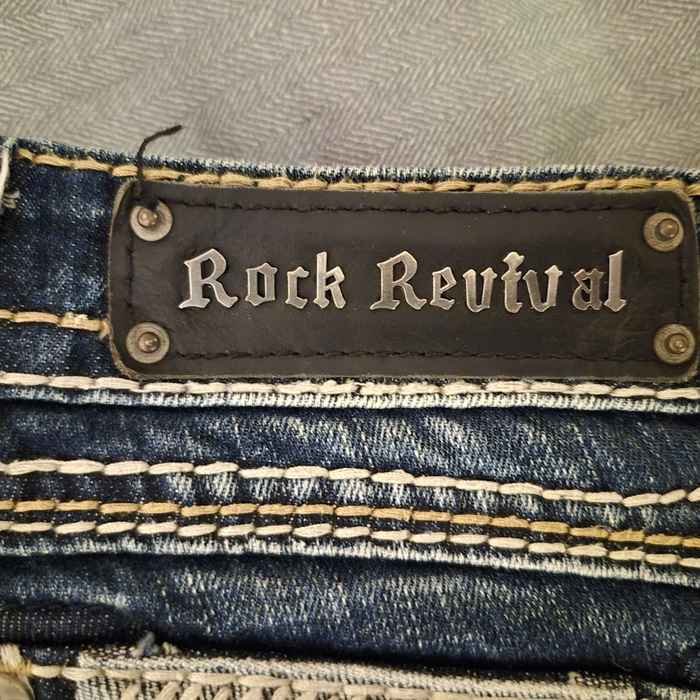 Stylish Blue Jeans - Picture 3 of 12